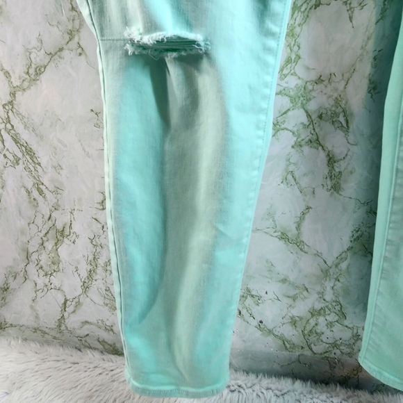 Old Navy Rockstar Mid Rise Distressed Skinny Jeans - Picture 6 of 14